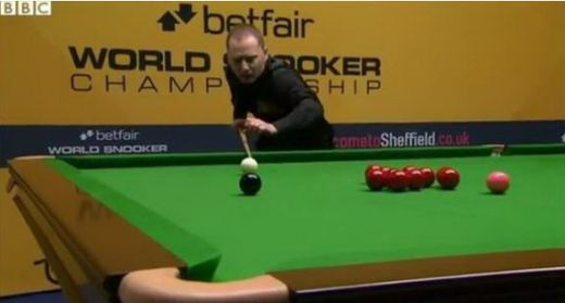 Cel mai CIUDAT moment de la mondialul de snooker: Nu stiu ce se intampla, ma CURENTEZ de fiecare data cand ating masa VIDEO