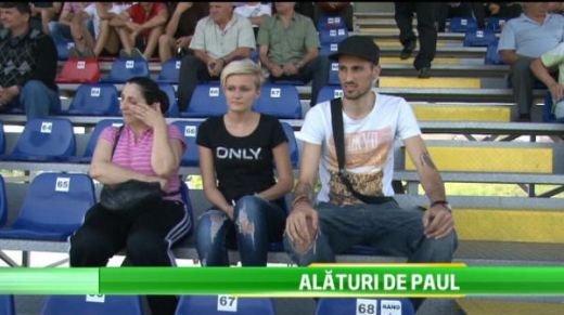 VIDEO Imagini EMOTIONANTE! Portarul care a ramas fara RINICHI a iesit din spital ca sa-si sustina echipa: Are sanse mici sa mai joace!