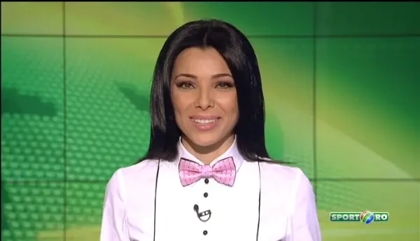 Cea mai sexy jucatoare de poker! S-a luptat in wrestling si acum castiga bani la turnee! Cati bani a luat dupa ce a invins alte celebritati: