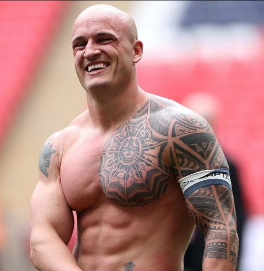 I-a FRACTURAT CRANIUL unui rival si a stat 4 ani la inchisoare, acum face senzatie in Anglia! El e eroul saptamanii! Ghicesti ce sport face?