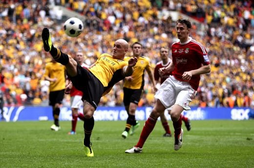 I-a FRACTURAT CRANIUL unui rival si a stat 4 ani la inchisoare, acum face senzatie in Anglia! El e eroul saptamanii! Ghicesti ce sport face?_3