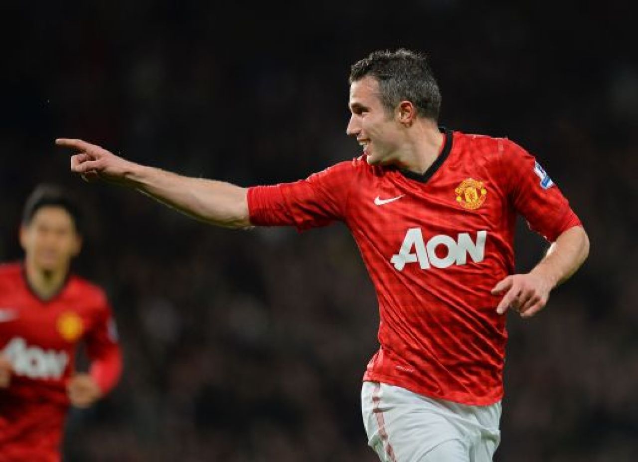 TOP 10 cele mai tari transferuri din Premier League! Van Persie a ratat primul loc, campionul e un atacant PERFECT! Da gol la fiecare 2 suturi! Care e cel mai EFICIENT jucator din Anglia_3