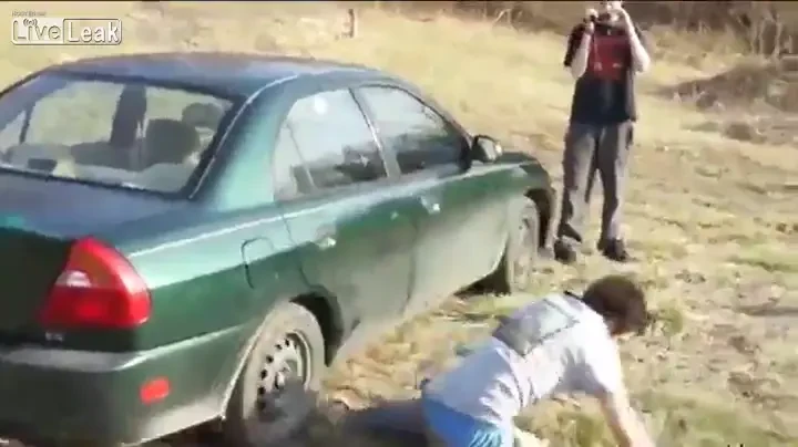 VIDEO Pariul pe care REGRETA si acum ca l-a facut! A ajuns la spital cu dureri mari de cap! Ce a vrut sa faca e inimaginabil: