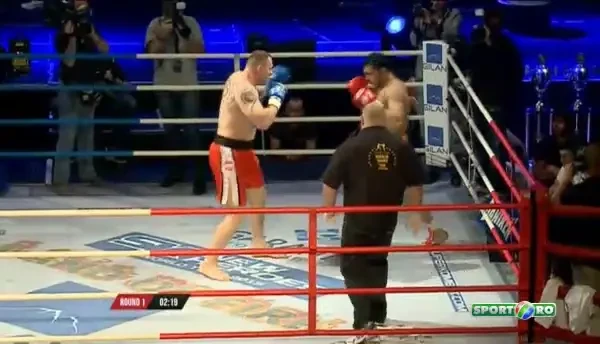 KO FULGERATOR pentru Samedov! Adversarul nici nu a vazut ce picior in cap si-a luat! SUPER VIDEO