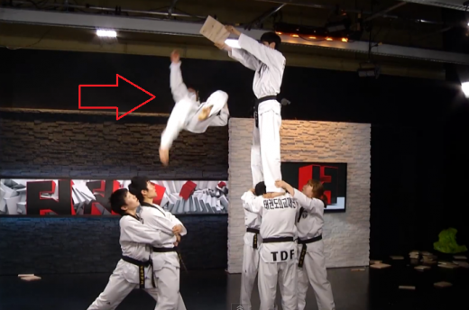 ULUITOR! Un chinez a reusit LOVITURA APOCALIPSEI! Vezi schema imposibil de reprodus! VIDEO