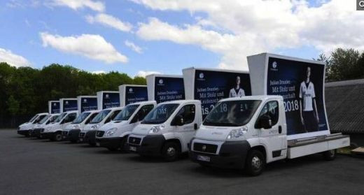 UMILINTA pentru fanii Borussiei! Fanii lui Schalke au inchiriat 5 panouri mobile: vezi ce mesaj au plimbat o zi intreaga pe langa Westfalenstadion! FOTO