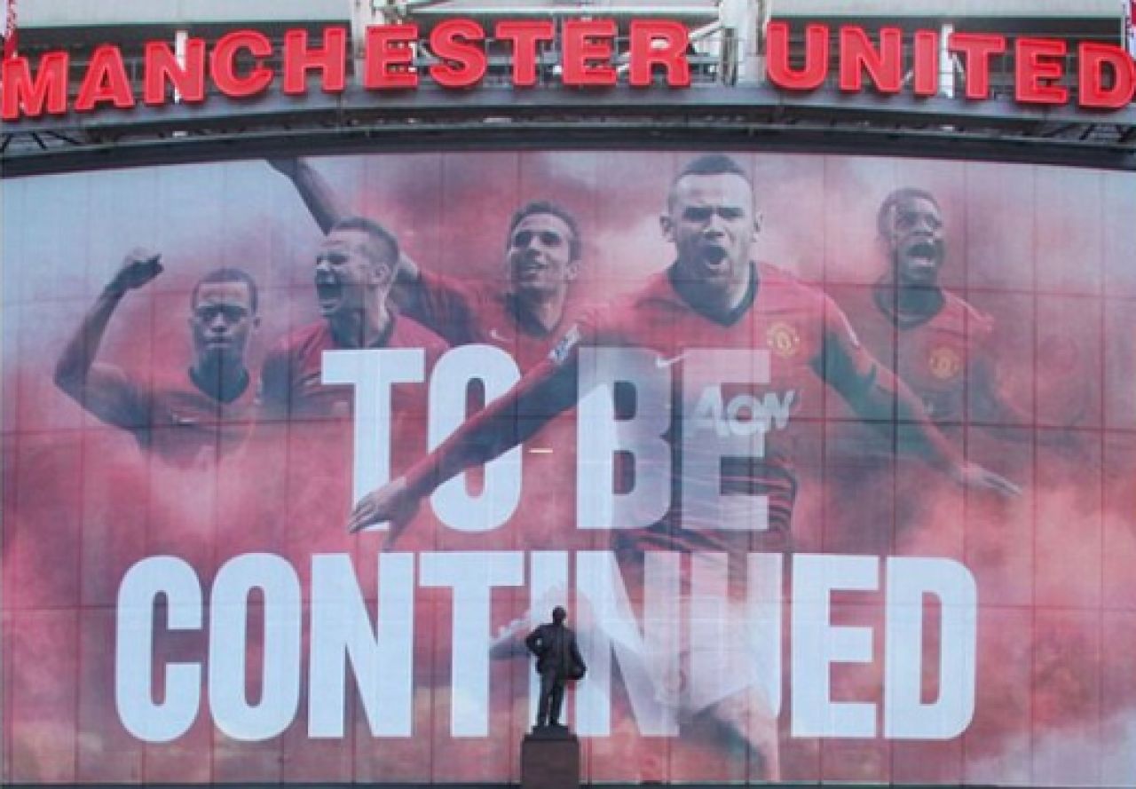 CEA MAI TR12TA ZI pentru United | Ferguson si-a luat ADIO de la Old Trafford cu o victorie in ultimele minute! Imagini impresionante din tribune:_3
