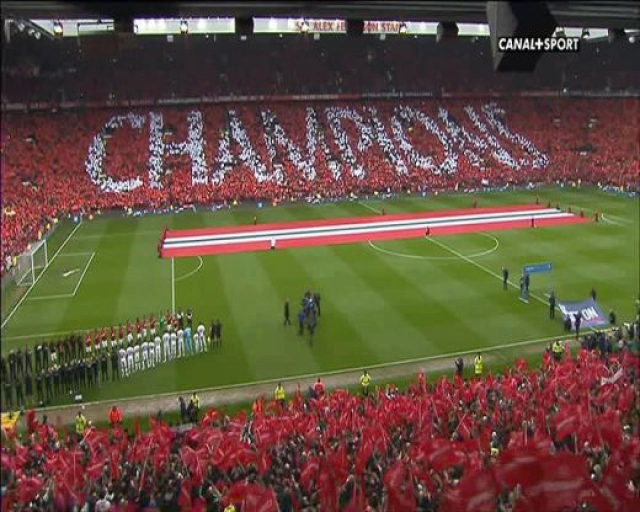 CEA MAI TR12TA ZI pentru United | Ferguson si-a luat ADIO de la Old Trafford cu o victorie in ultimele minute! Imagini impresionante din tribune:_7