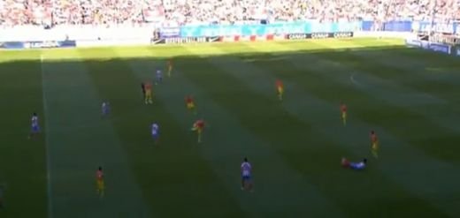 Asta e MAGIE in fotbal! 99 din 100 de fotbalisti nu ar fi putut sa faca asta! Ce a reusit Iniesta e genial