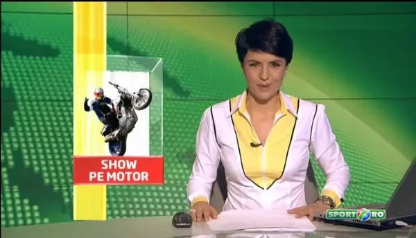 Cel mai tare pilot-acrobat a facut SENZATIE in Romania! Vezi cu ce scheme le-a cucerit pe romance! VIDEO