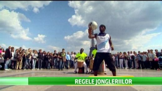 A venit sa faca SHOW in Romania! Super scheme ale lui Traore: vezi cum si-a dat jos pantalonii fara sa lase mingea jos! VIDEO
