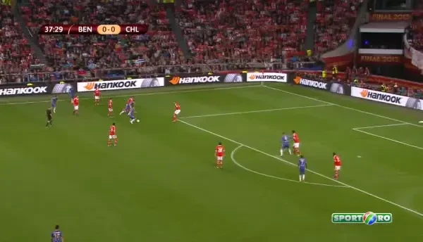 "WoooW! How did he saved that?" Parada INCREDIBILA la sutul lui Lampard! Mijlocasul lui Chelsea putea deschide scorul cu o executie MAGNIFICA: