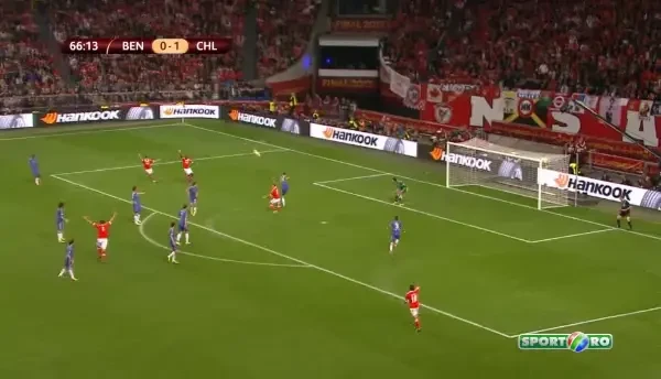 Un jucator a INNEBUNIT la finala Europa League: a pus MANA pe minge in careu! Abramovici a INGHETAT cand a vazut faza asta!