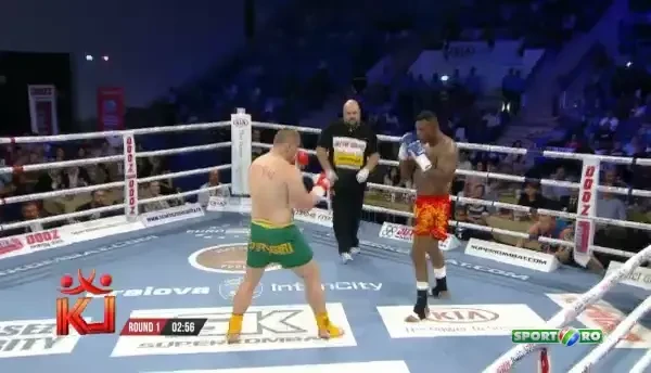 Morosanu i-a DEFORMAT fata adversarului sau in gala de la Craiova! L-a urcat pe corzi si i-a dat fatala! VIDEO