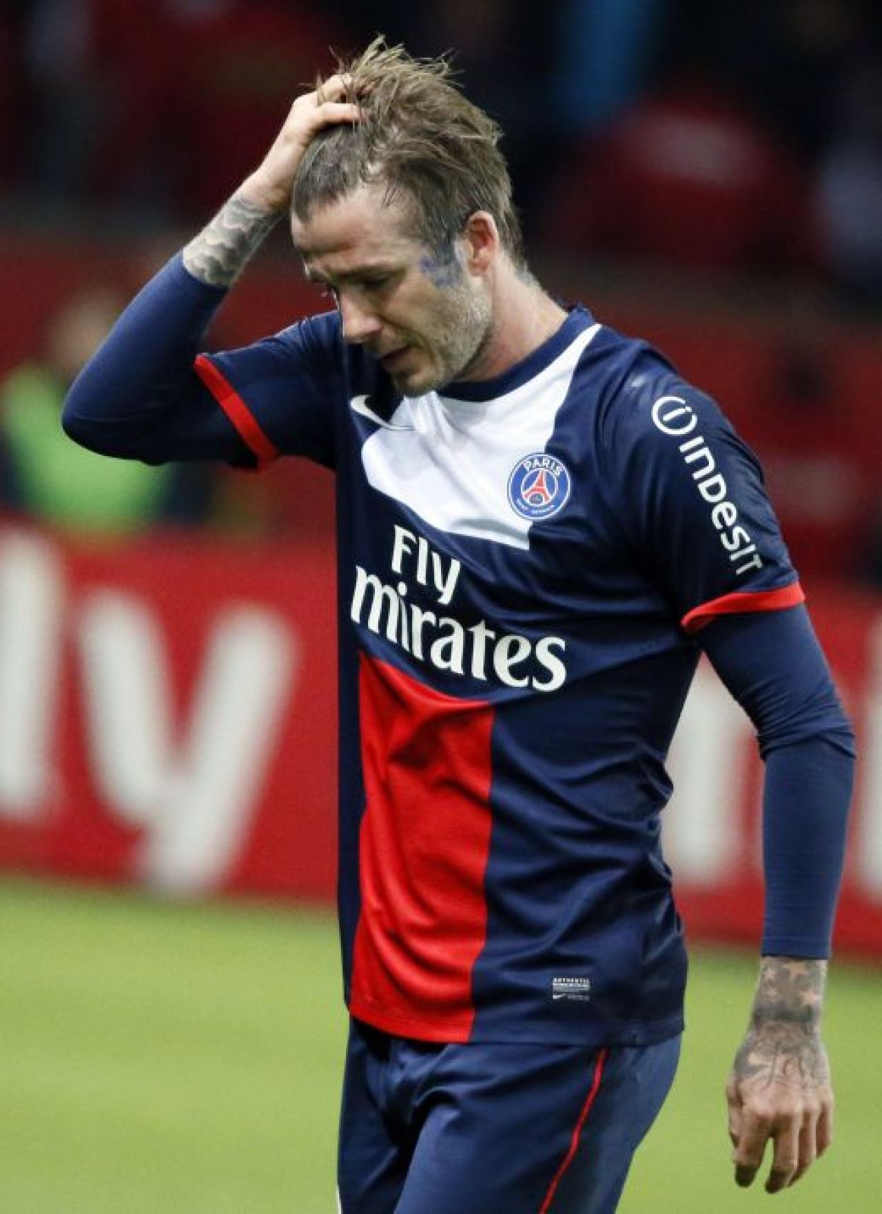 VIDEO A inceput sa planga si n-a mai vrut sa iasa de pe teren! ULTIMUL tango la Paris pentru Beckham! Lacrimile unui jucator UNIC!_2