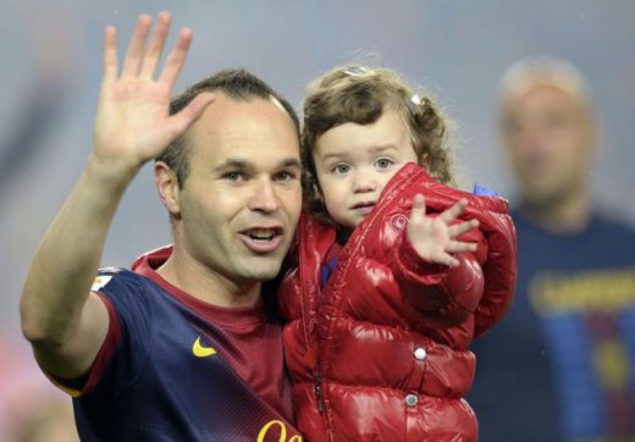 IMAGINEA ZILEI pe Nou Camp, la petrecerea campionilor de la Barcelona! Ipostaza in care a fost surprins Messi! FOTO_1