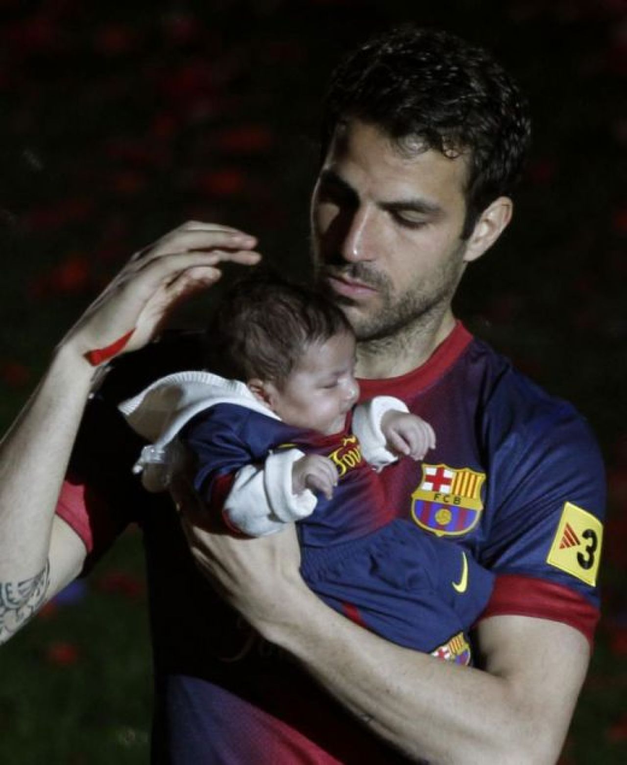 IMAGINEA ZILEI pe Nou Camp, la petrecerea campionilor de la Barcelona! Ipostaza in care a fost surprins Messi! FOTO_5