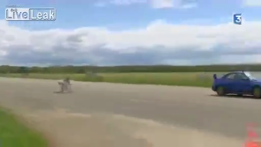 VIDEO A trecut pe langa o masina cu viteza LUMINII! Nou record pentru o motocicleta cu motor de RACHETA: 263 km/h pe sosea!