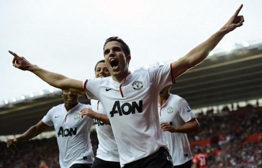 Cel mai STRALUCITOR picior din Premier League: Robin van Persie, omul cu 30 de reusite geniale: TOATE golurile VIDEO