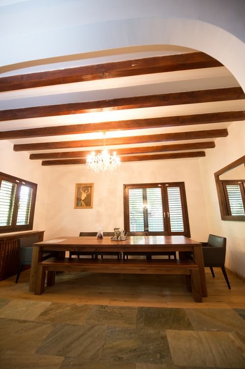 Reghe isi face cel mai tare cadou dupa TITLUL 24! SUPER antrenorul Stelei se muta intr-un PALAT de 5 etaje! Vezi cum arata casa de vacanta FOTO: