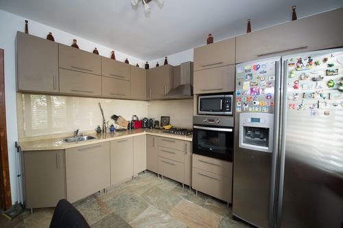 Reghe isi face cel mai tare cadou dupa TITLUL 24! SUPER antrenorul Stelei se muta intr-un PALAT de 5 etaje! Vezi cum arata 'casa de vacanta' FOTO:_2