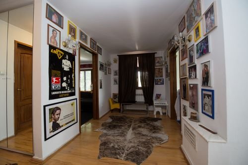 Reghe isi face cel mai tare cadou dupa TITLUL 24! SUPER antrenorul Stelei se muta intr-un PALAT de 5 etaje! Vezi cum arata 'casa de vacanta' FOTO:_5