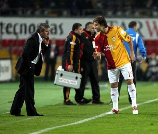 Mourinho e DISPERAT sa-l ia pe COPILUL lui Hagi! Oferta IMPOSIBIL de refuzat pentru un jucator genial