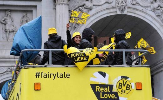 LIVE BLOG GerMoney Show | Imaginea SUCCESULUI pe un ecran gigant in New York! 40.000 de fani sarbatoresc victoria pe Yankees Stadium!_17