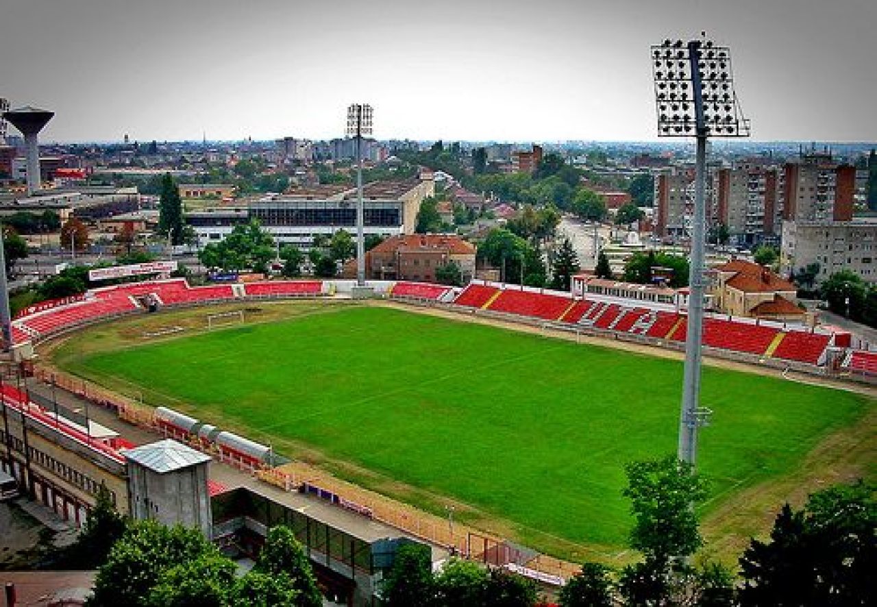 Istorie, trofee si iarba englezeasca! 'Micul Highbury', povestea primei arene din Romania pe care a fost ingenunchiata regina Europei:_3