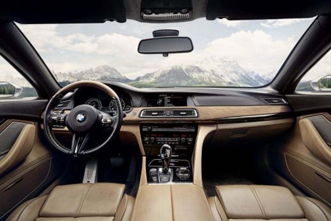 FOTO BMW-ul asta iti va suci mintile! Limuzina extrem de SEXY lansata in urma cu putin timp! Super imagini:_24