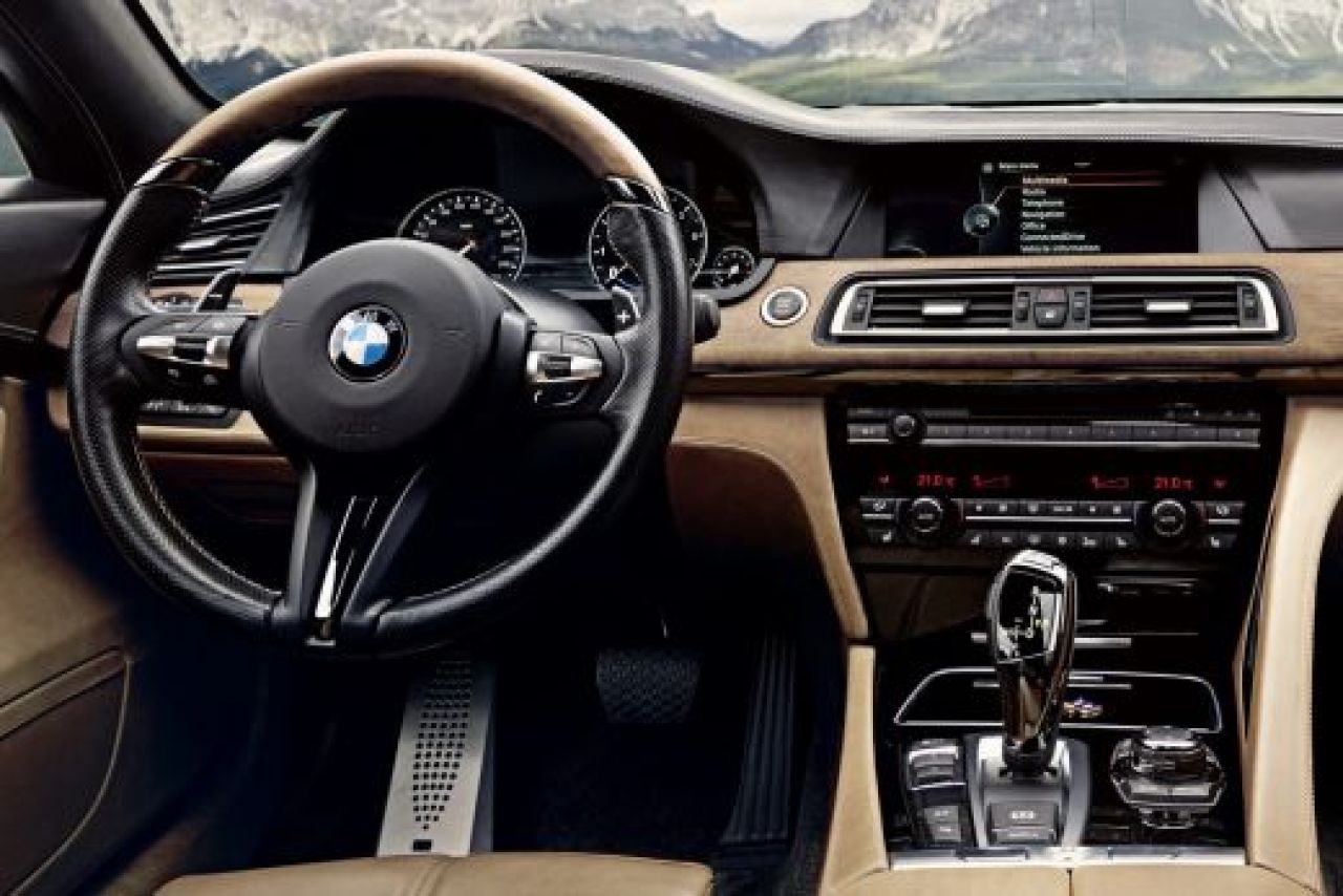 FOTO BMW-ul asta iti va suci mintile! Limuzina extrem de SEXY lansata in urma cu putin timp! Super imagini:_31