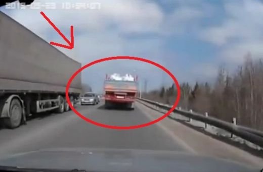 Conducea linistit pe sosea si nu stia ce il asteapta! DOUA secunde mai tarziu isi facea CRUCE si multumea divinitatii: VIDEO