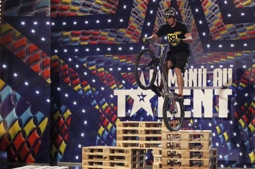 Il stii de la Romanii au talent iar in weekend A RUPT NORMA pe terenurile de la Politehnica! Rezultatele Wizzair Sport Arena Streetball:_8