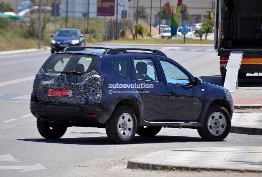 FOTO Primele imagini cu Duster facelift! Toate schimbarile pregatite de Dacia! Cand se lanseaza noul model:_3