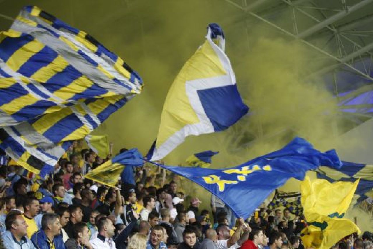 LIVE BLOG Cupa sus, Romania! Fanii Petrolului sarbatoresc toata noaptea: