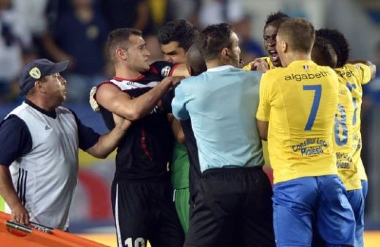 LIVE BLOG Cupa sus, Romania! Fanii Petrolului sarbatoresc toata noaptea: