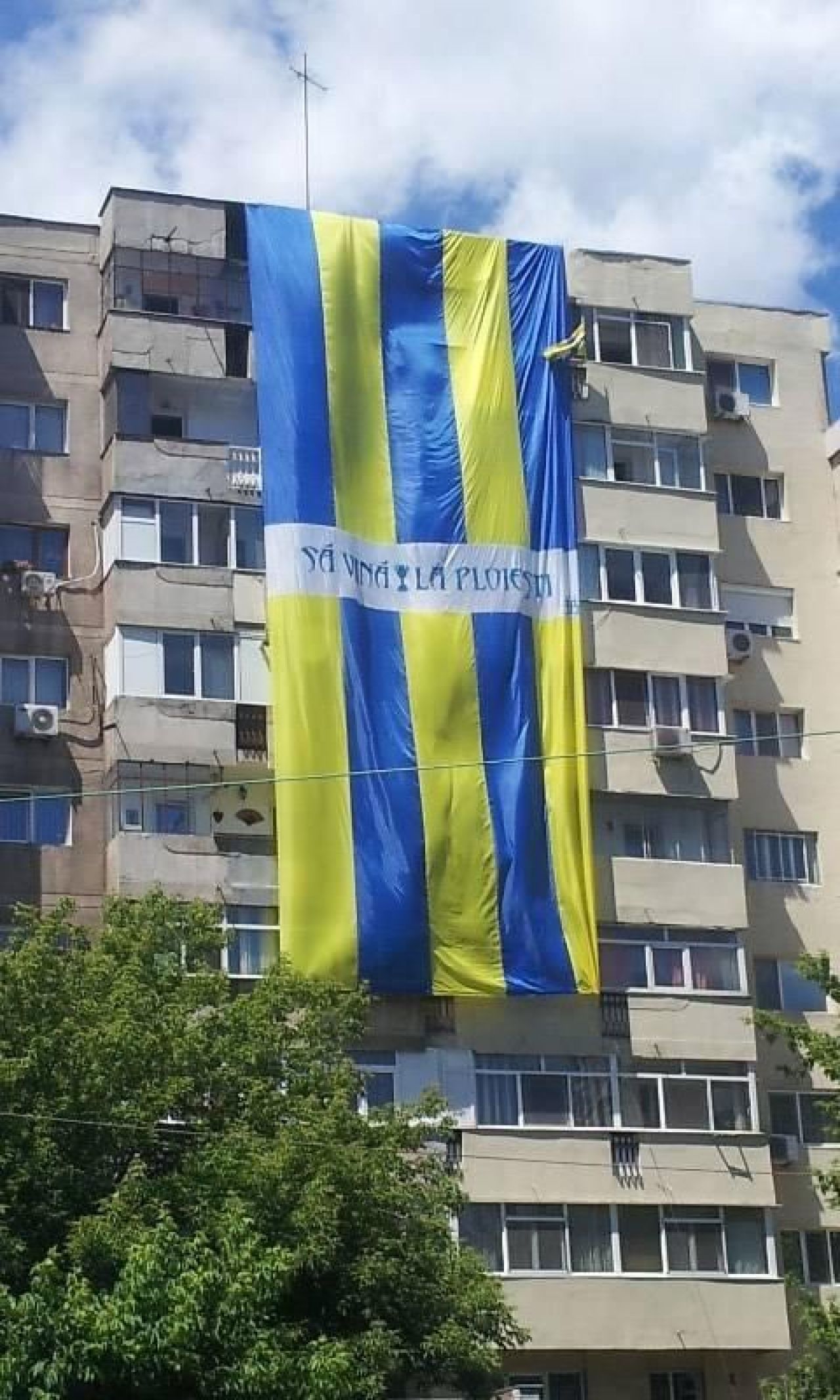 LIVE BLOG Cupa sus, Romania! Fanii Petrolului sarbatoresc toata noaptea: