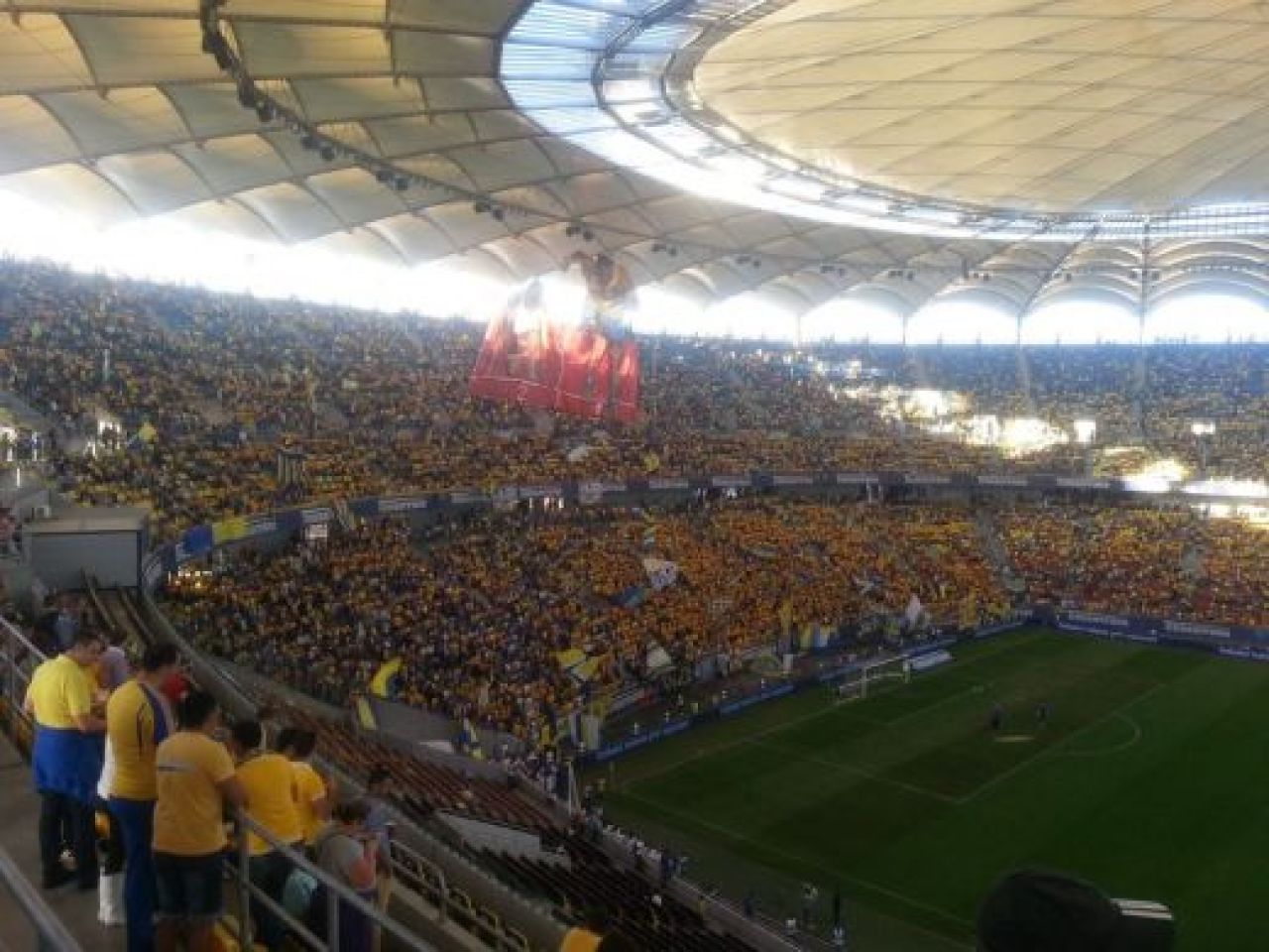 LIVE BLOG Cupa sus, Romania! Fanii Petrolului sarbatoresc toata noaptea: