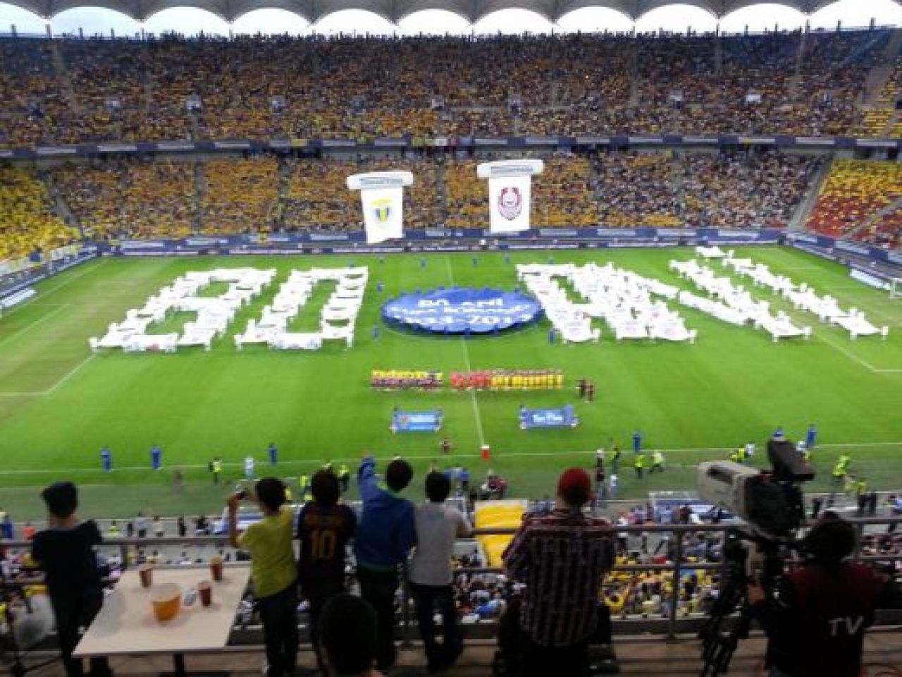 LIVE BLOG Cupa sus, Romania! Fanii Petrolului sarbatoresc toata noaptea: