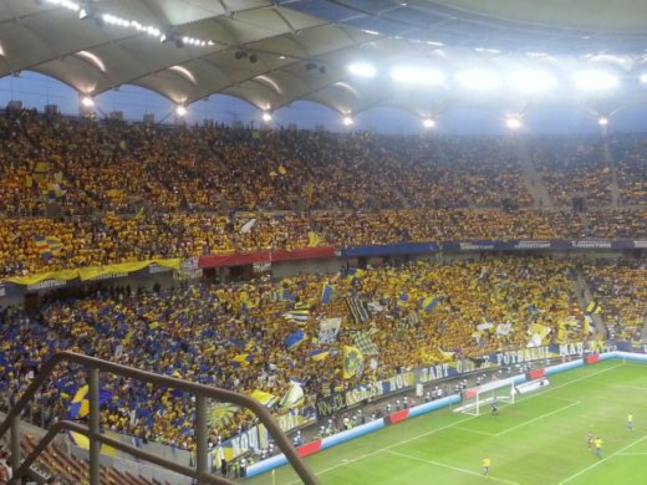 LIVE BLOG Cupa sus, Romania! Fanii Petrolului sarbatoresc toata noaptea: