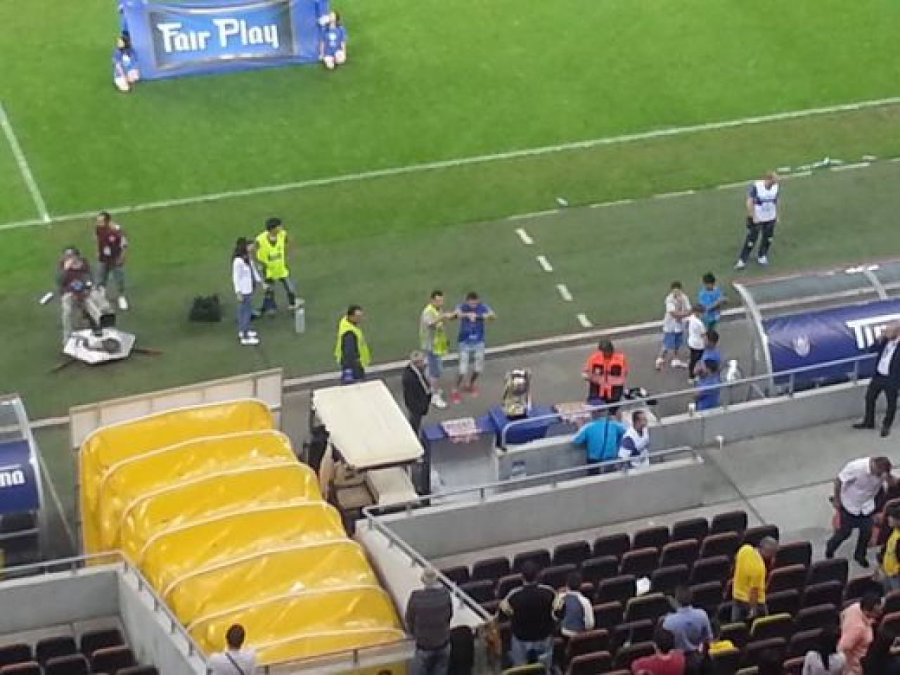 LIVE BLOG Cupa sus, Romania! Fanii Petrolului sarbatoresc toata noaptea: