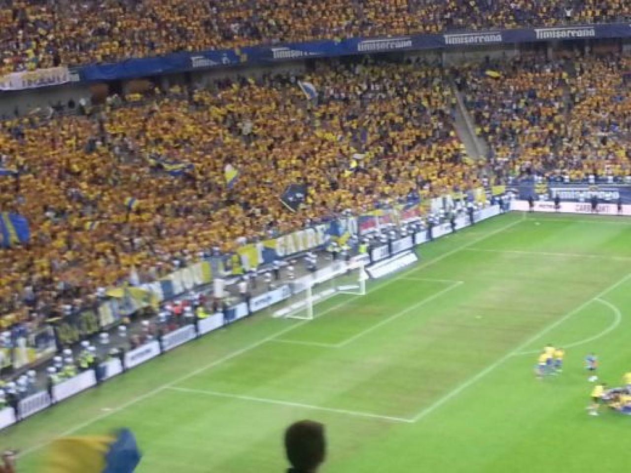 LIVE BLOG Cupa sus, Romania! Fanii Petrolului sarbatoresc toata noaptea: