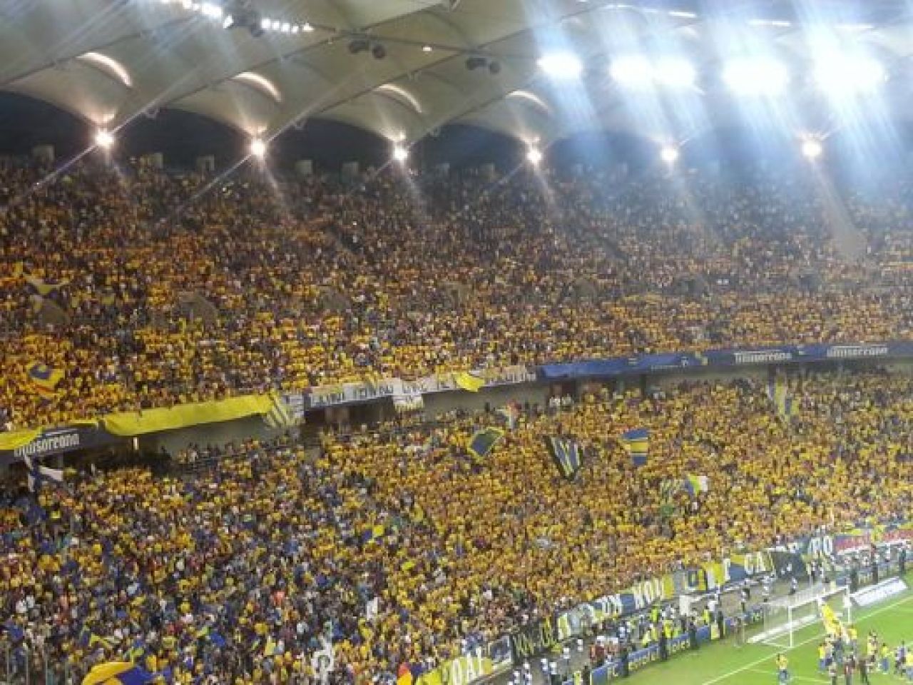 LIVE BLOG Cupa sus, Romania! Fanii Petrolului sarbatoresc toata noaptea: