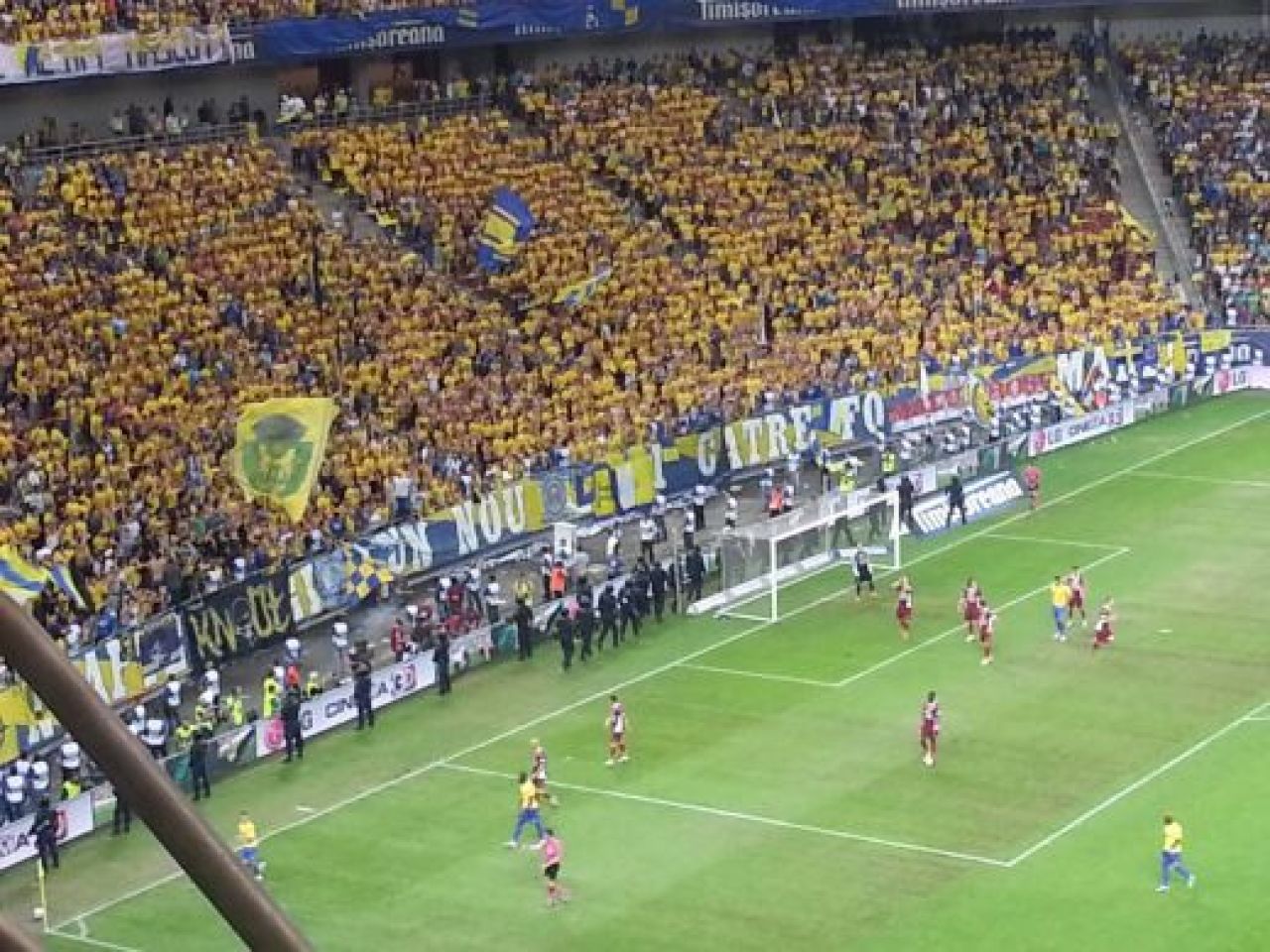 LIVE BLOG Cupa sus, Romania! Fanii Petrolului sarbatoresc toata noaptea: