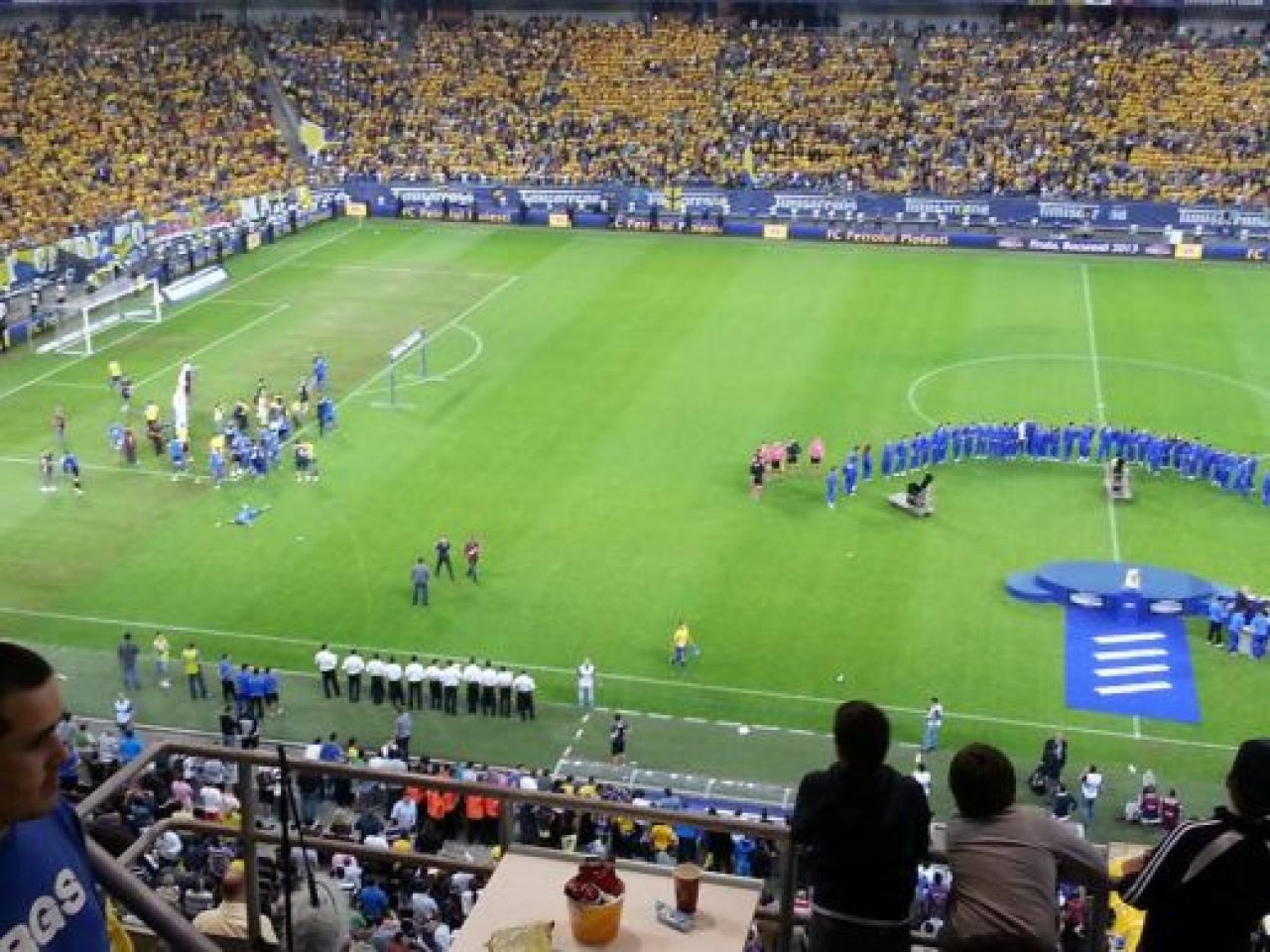 LIVE BLOG Cupa sus, Romania! Fanii Petrolului sarbatoresc toata noaptea: