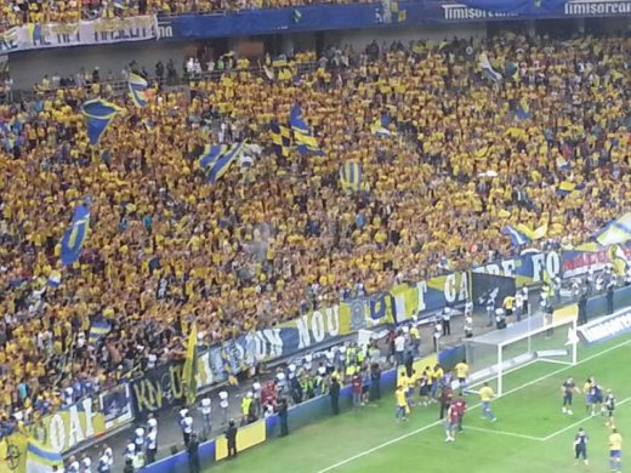 LIVE BLOG Cupa sus, Romania! Fanii Petrolului sarbatoresc toata noaptea: