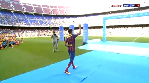 Neymar Day in Barcelona | Brazilianul a fost prezentat oficial! Nou Camp a fost plin, fanii au inventat deja un cantec! Declaratie NEBUNA a lui Neymar despre Messi:_19