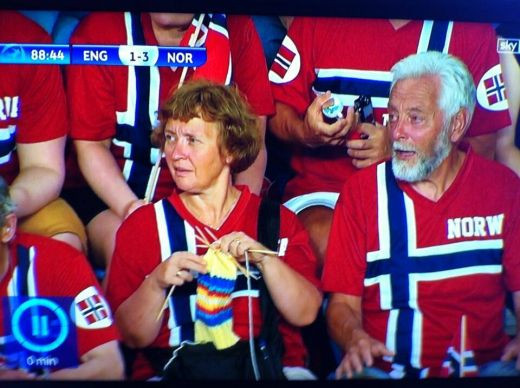 LIVE EUROBLOG Seici, scoateti milioanele | Englezii sunt in stare de soc: au fost eliminati de la Euro! O femeie a oferit imaginea turneului! VIDEO