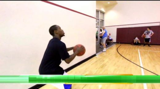 Un pitic de doar 1.67 m a ajuns VEDETA la concursul de SLAM DUNK! SUPER VIDEO