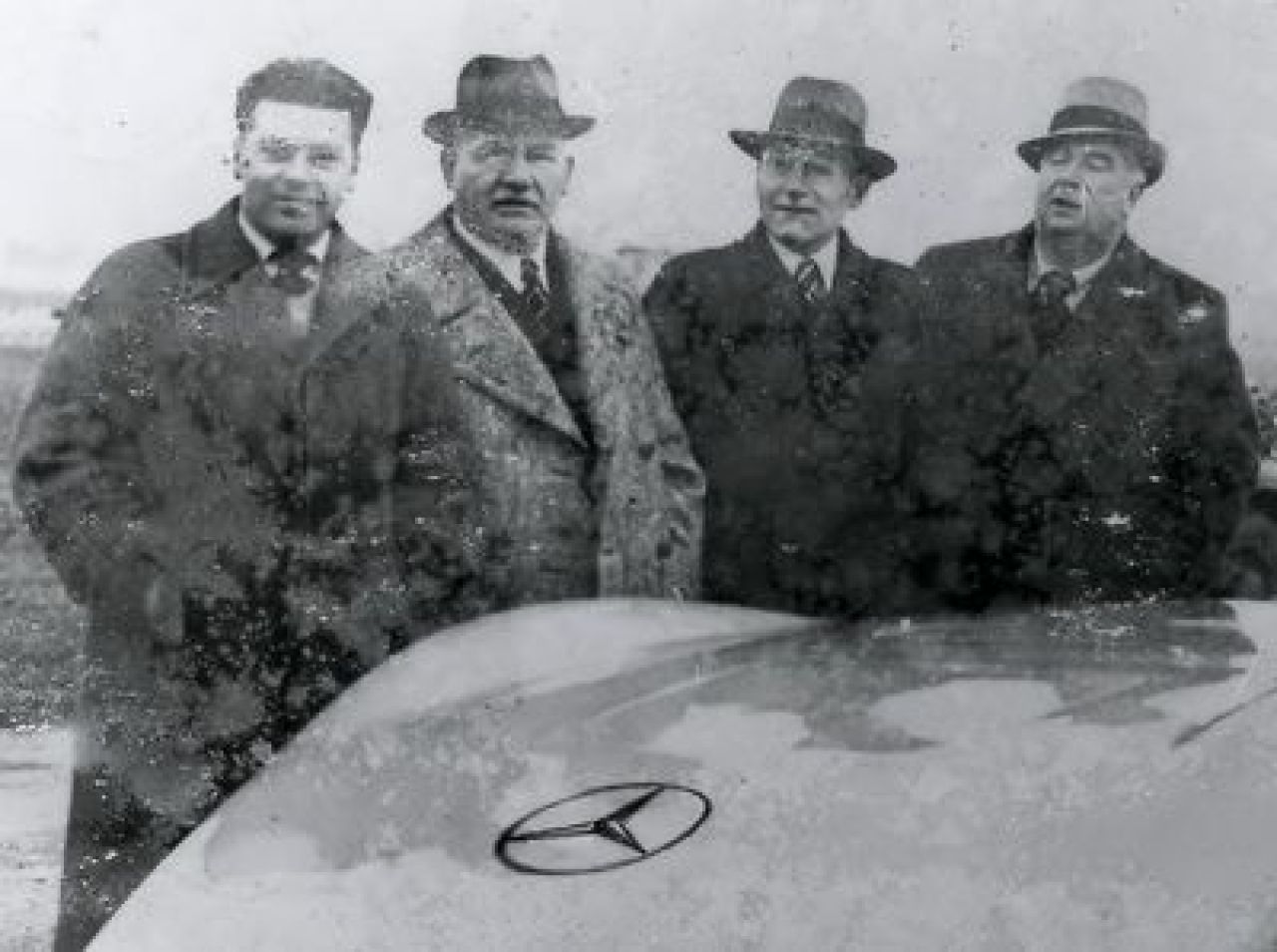 Dosarele secrete Mercedes! Au incercat sa construiasca o nava spatiala? Vezi cum arata masina scoasa acum 80 de ani! FOTO_4